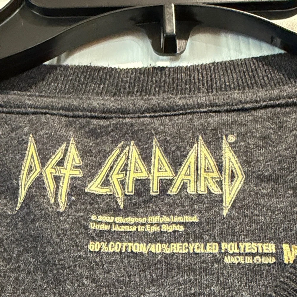 Def Leppard Women's Black Graphic Sweatshirt - Rock of Ages Medium - Picture 3 of 5